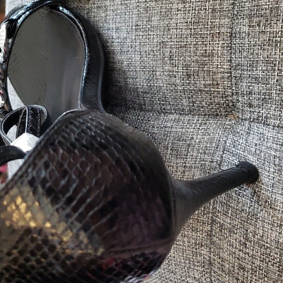 Coutgo Ankle Buckle Cross Strap Stiletto Sandals with Metal Chain Black Size 11 - Picture 7 of 12